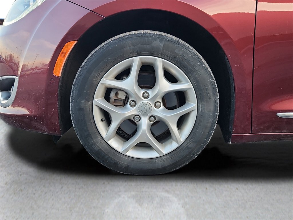 Used 2020 Chrysler Pacifica Limited w/ Advanced Safetytec Group image 10