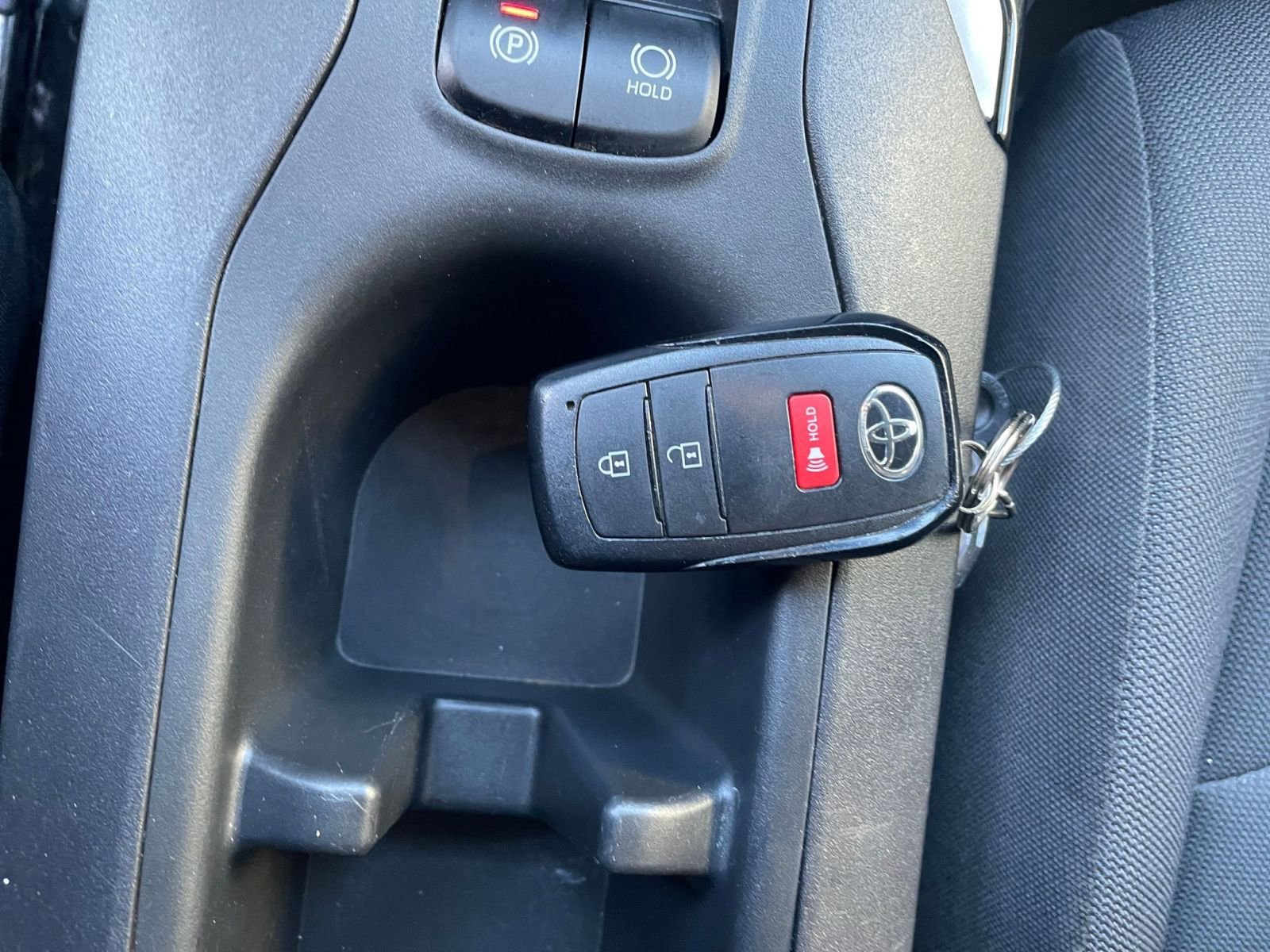 Used 2025 Toyota Corolla Cross LE FWD image 22