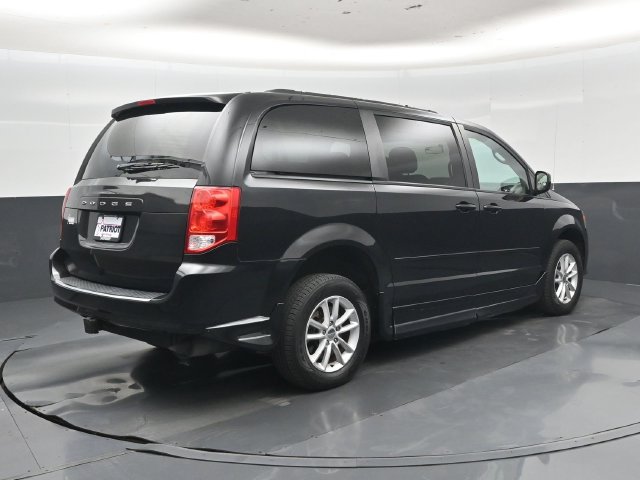 Used 2014 Dodge Grand Caravan SXT FWD image 3