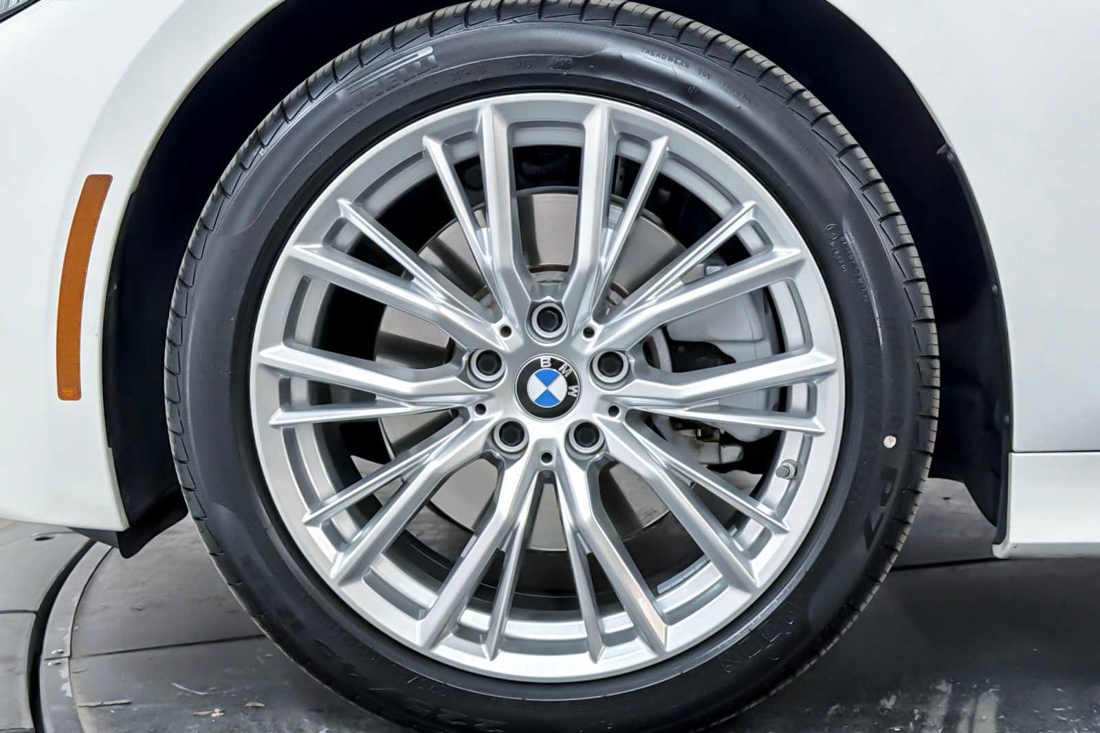 Used 2023 BMW 330i Sedan w/ Premium Package image 26