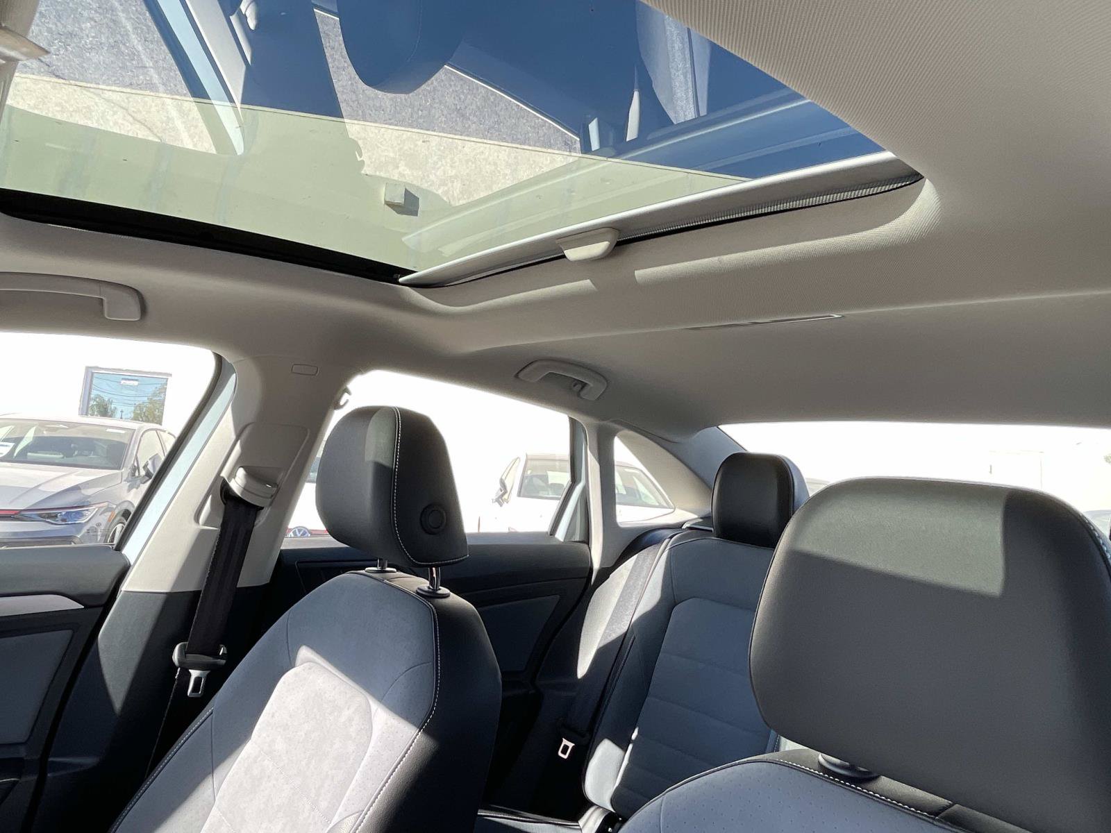 New 2027 Volkswagen Jetta SE FWD image 7