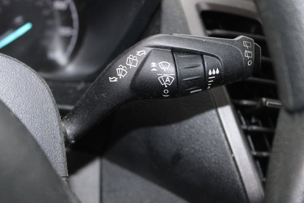 Used 2020 Ford Transit Connect XL image 26