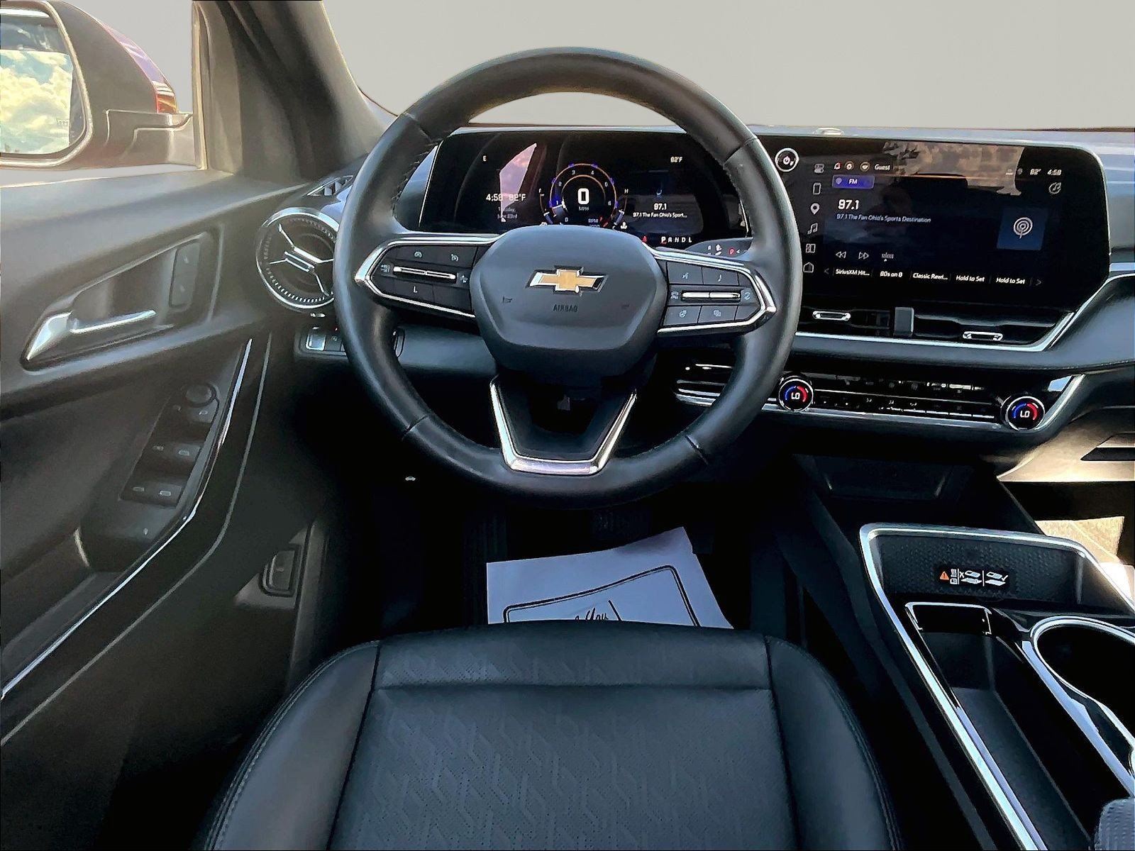 Used 2025 Chevrolet Equinox LT w/ Convenience Package II FWD image 8