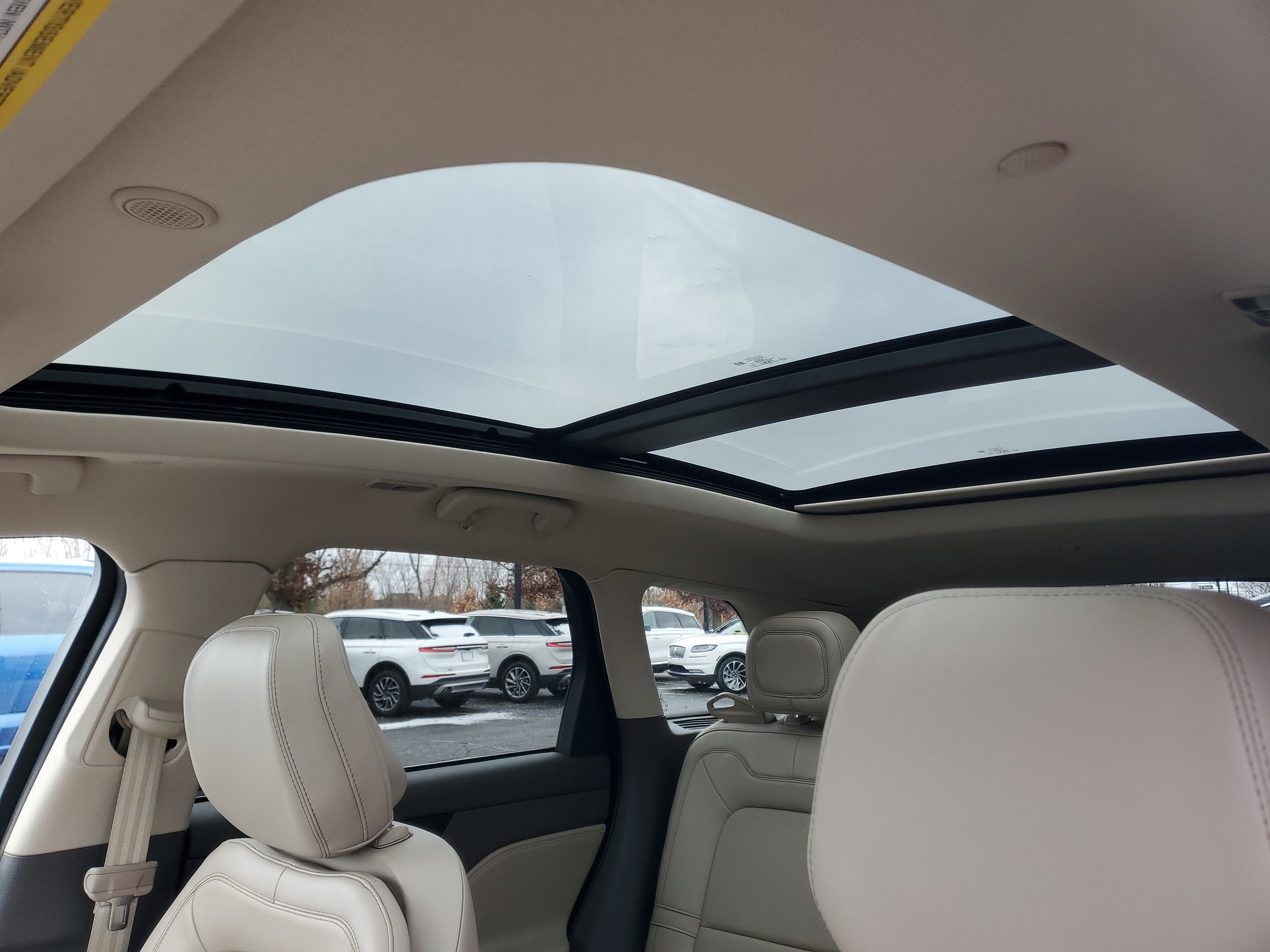 Certified 2022 Lincoln Corsair Reserve w/ Equipment Group 201A image 10