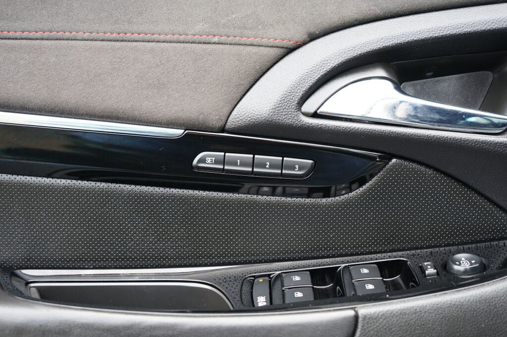 Used 2014 Chevrolet SS RWD image 10