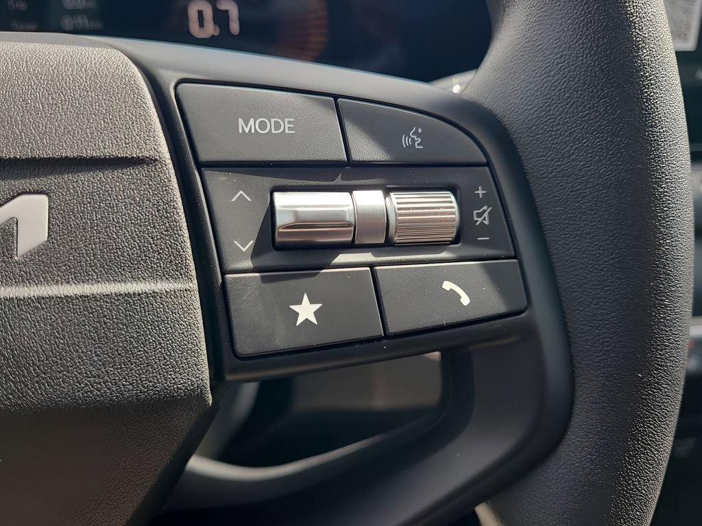 New 2025 Kia K4 FWD image 28