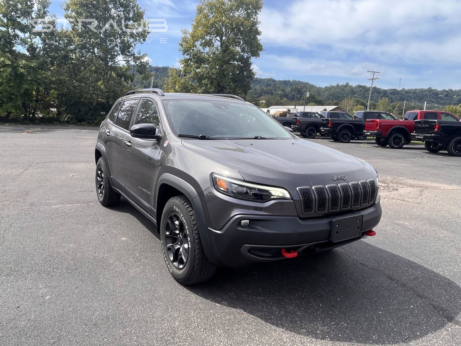 Used 2022 Jeep Cherokee Trailhawk w/ Trailer Tow Group AWD/4WD image 2
