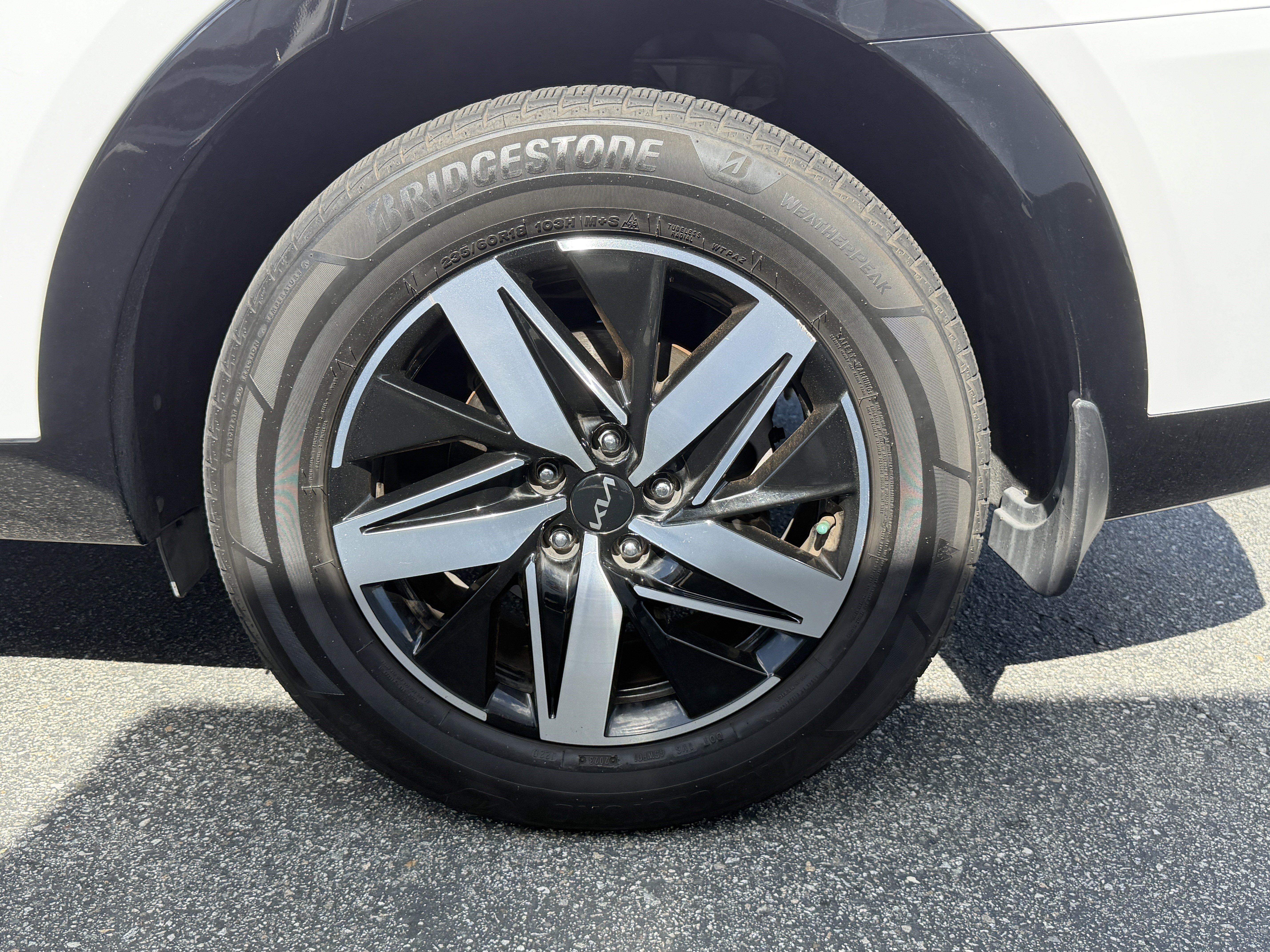 Used 2022 Kia Sorento S w/ Panoramic Sunroof Package FWD image 9
