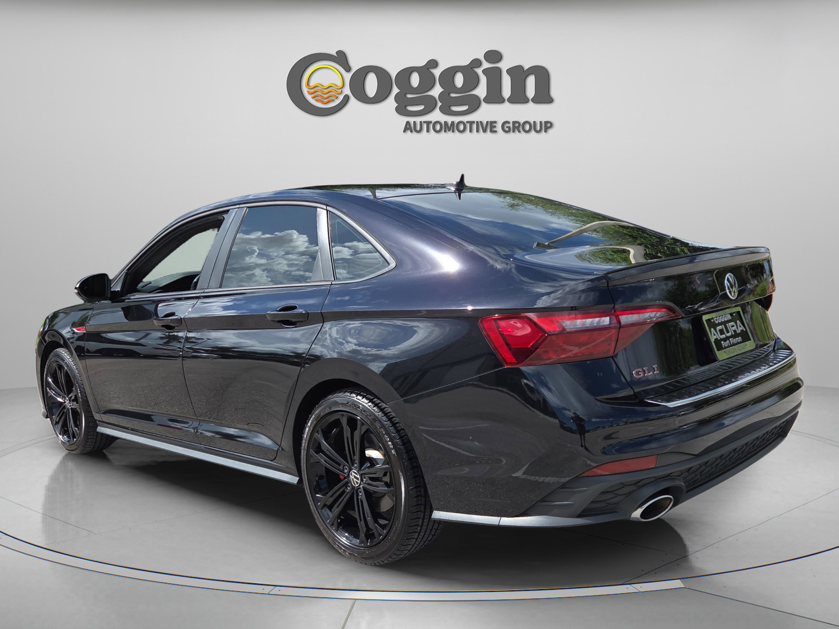 Used 2022 Volkswagen Jetta GLI Autobahn FWD image 3