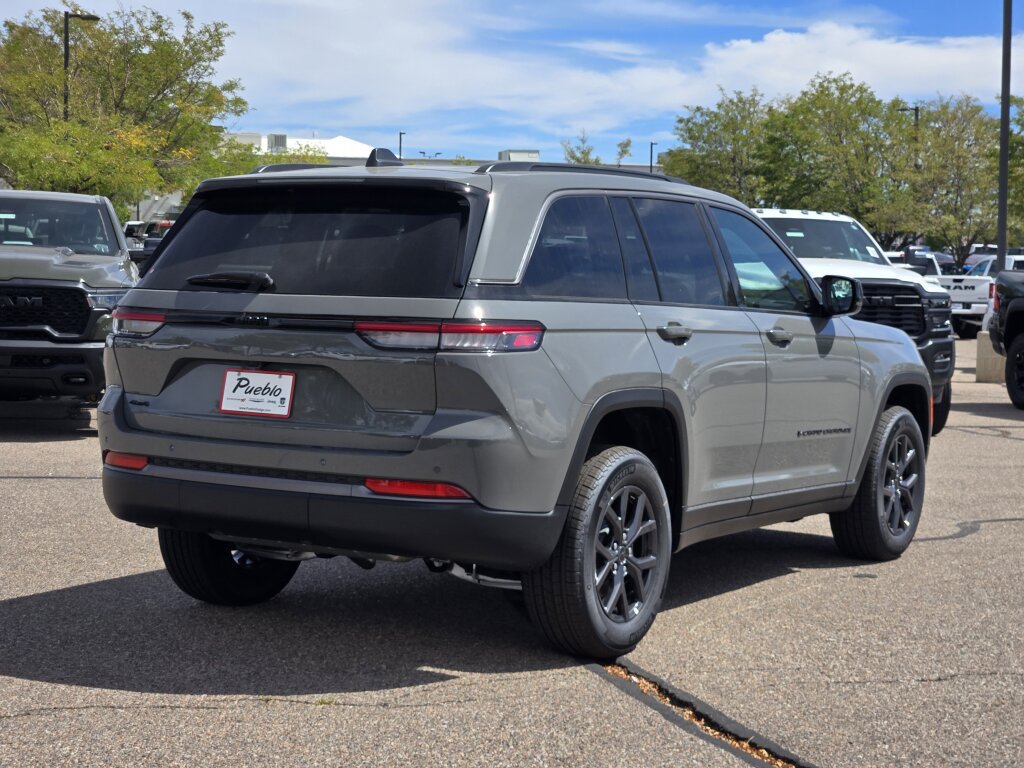 New 2027 Jeep Grand Cherokee Altitude AWD/4WD image 3