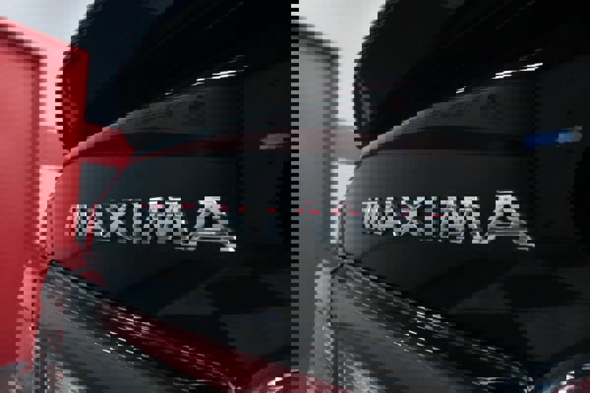 Used 2022 Nissan Maxima Platinum w/ Sport Mat Group image 32