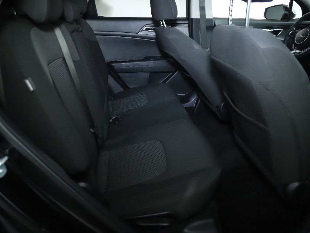 Used 2025 Kia Sportage LX image 34