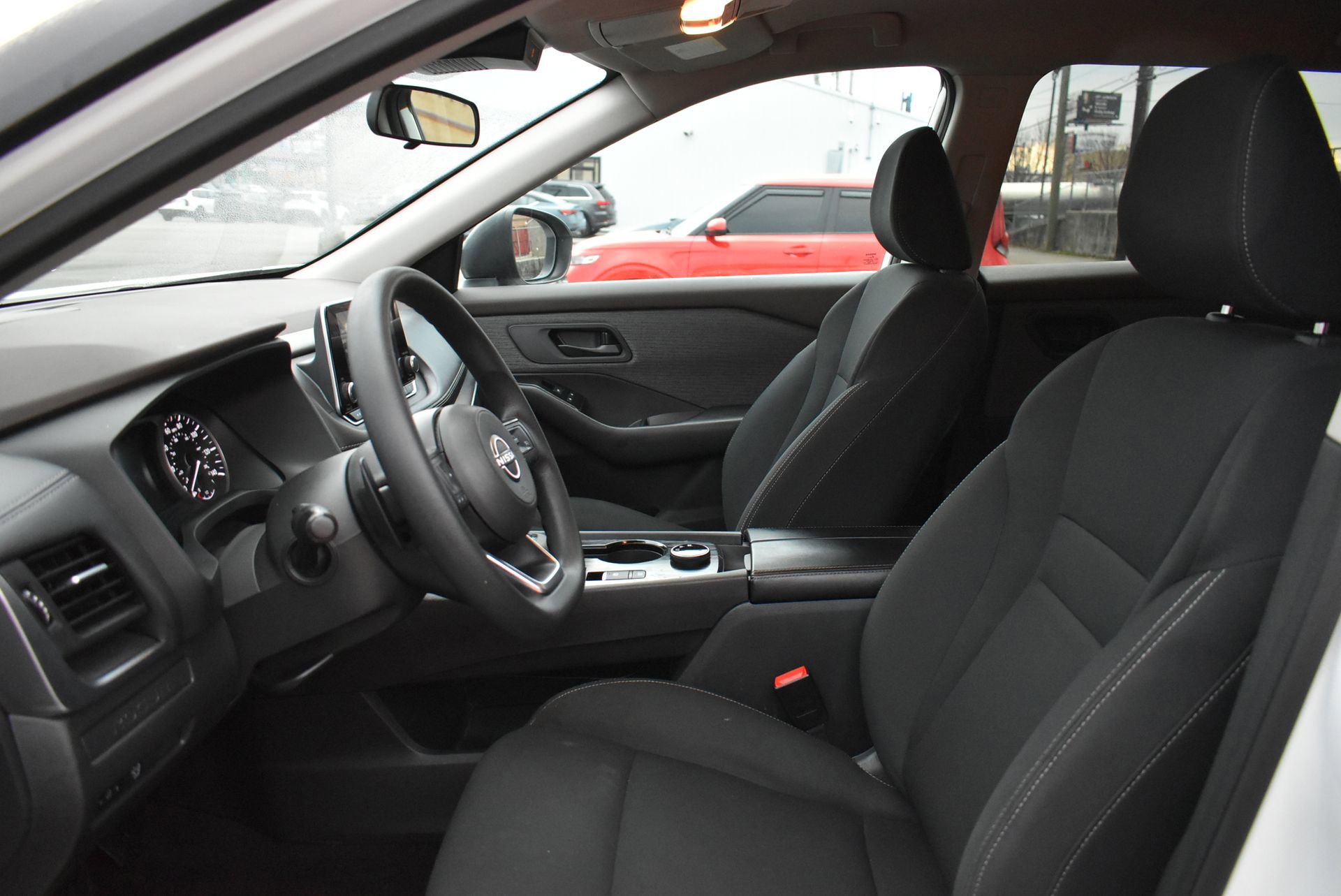 Used 2023 Nissan Rogue S image 13