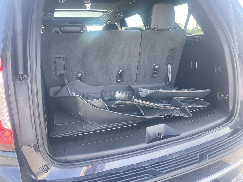 Used 2023 GMC Yukon SLT AWD/4WD image 5