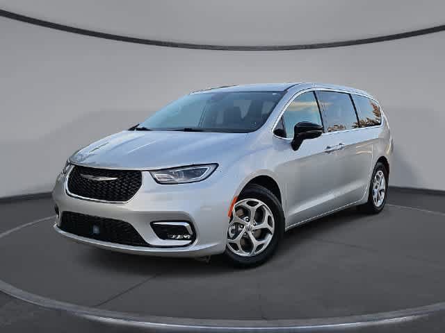 Used 2024 Chrysler Pacifica Limited