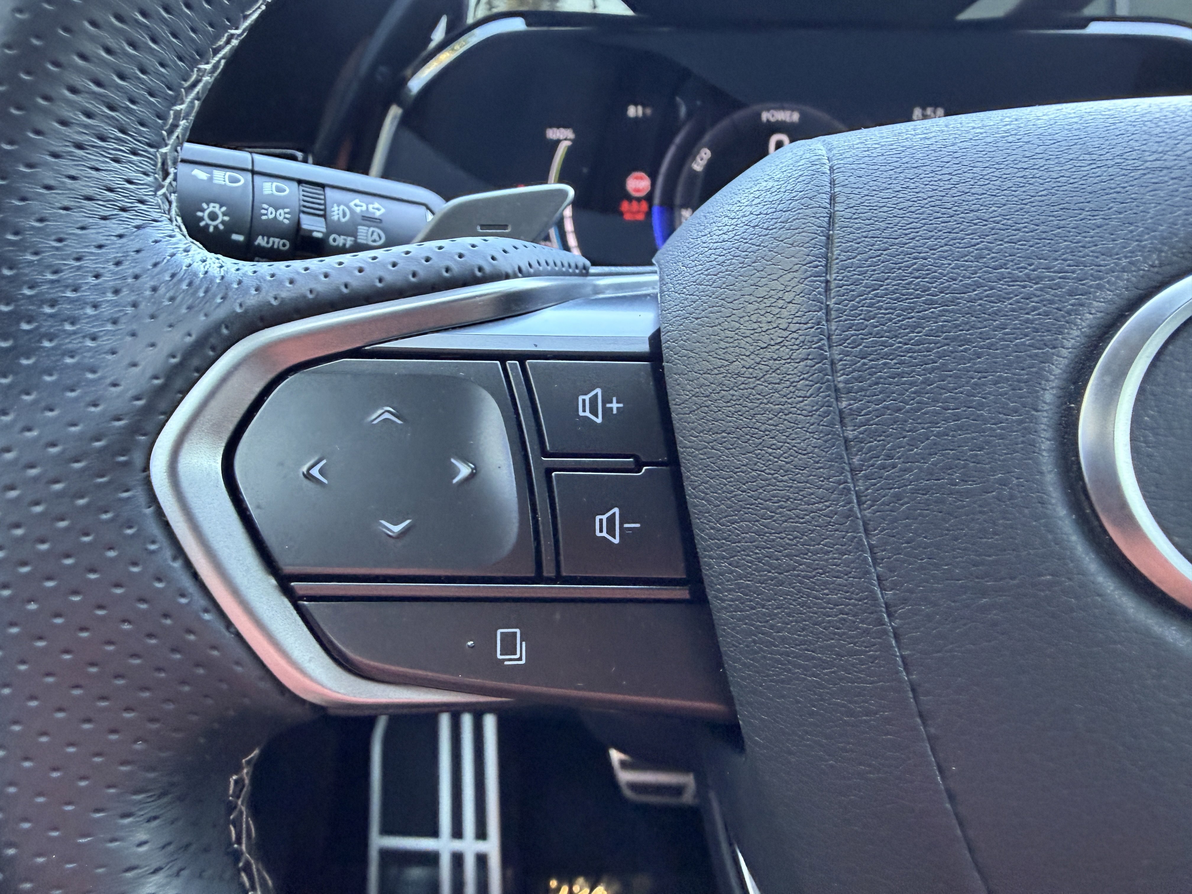 Used 2025 Lexus NX 450h+ F Sport image 27