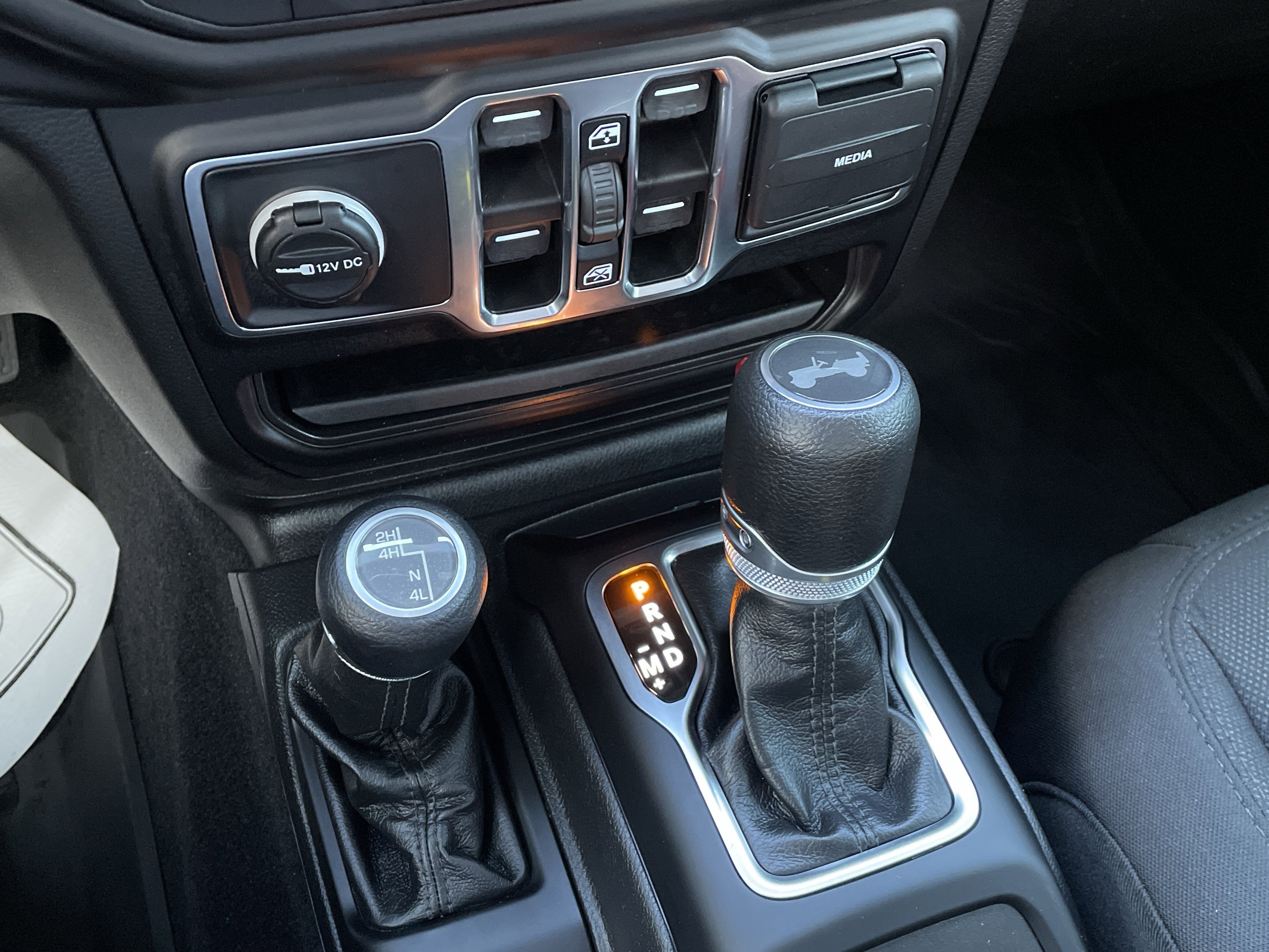 Used 2023 Jeep Wrangler Sport image 22