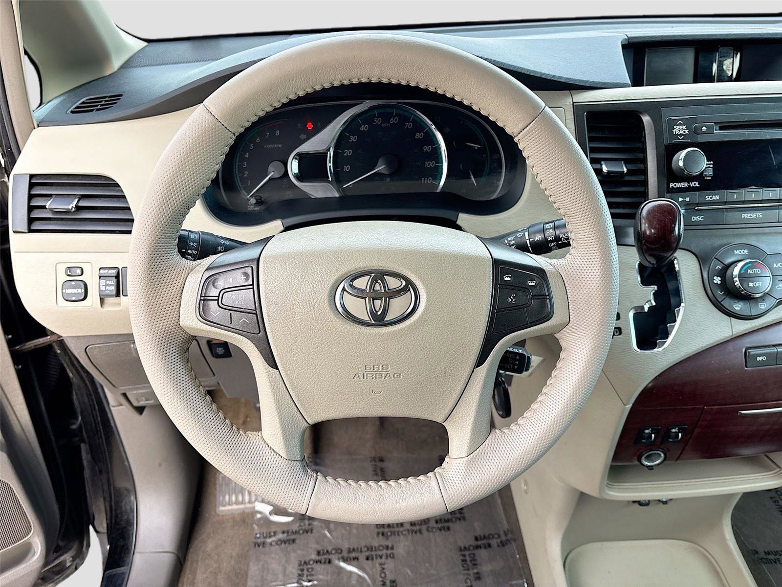 Used 2014 Toyota Sienna XLE image 11