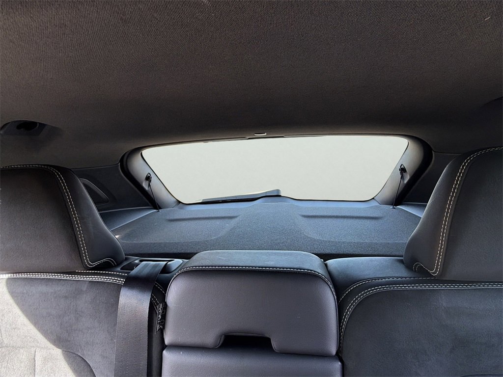 Used 2022 Volvo XC40 T5 R-Design w/ Advanced Package image 25