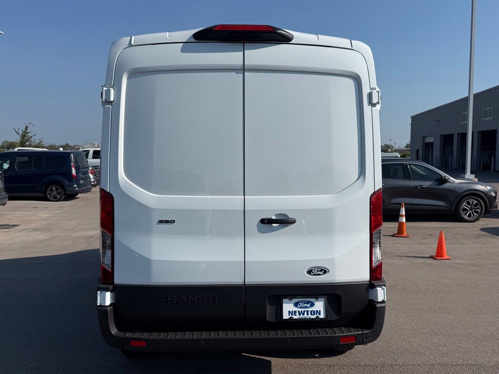 New 2027 Ford Transit 250 148 Medium Roof w/ Load Area Protection Package RWD image 28