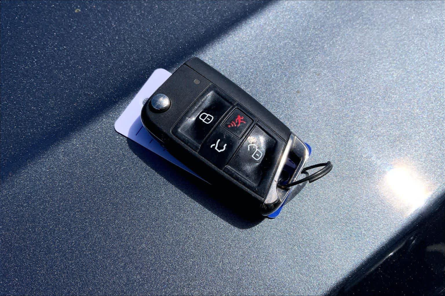 Used 2021 Volkswagen Tiguan SE FWD image 19