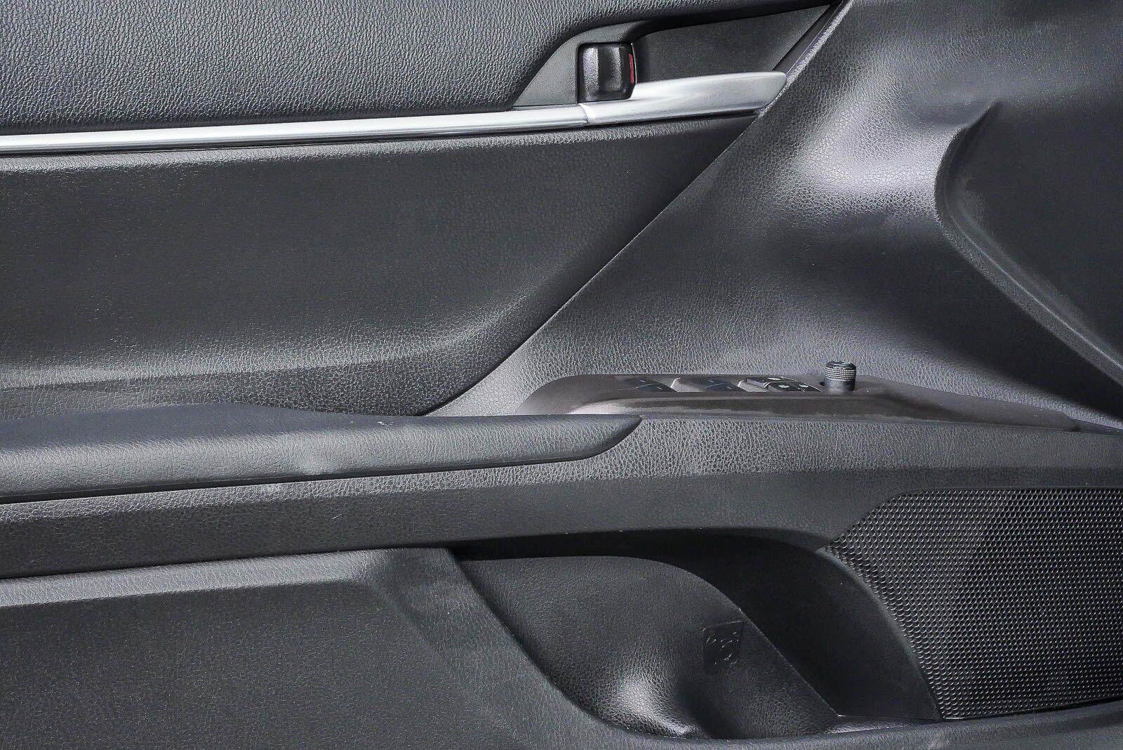 Used 2024 Toyota Camry LE FWD image 6