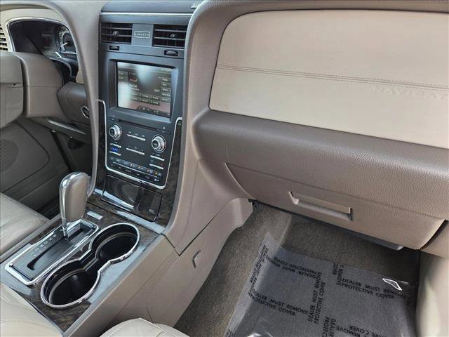 Used 2015 Lincoln Navigator L 4WD image 21