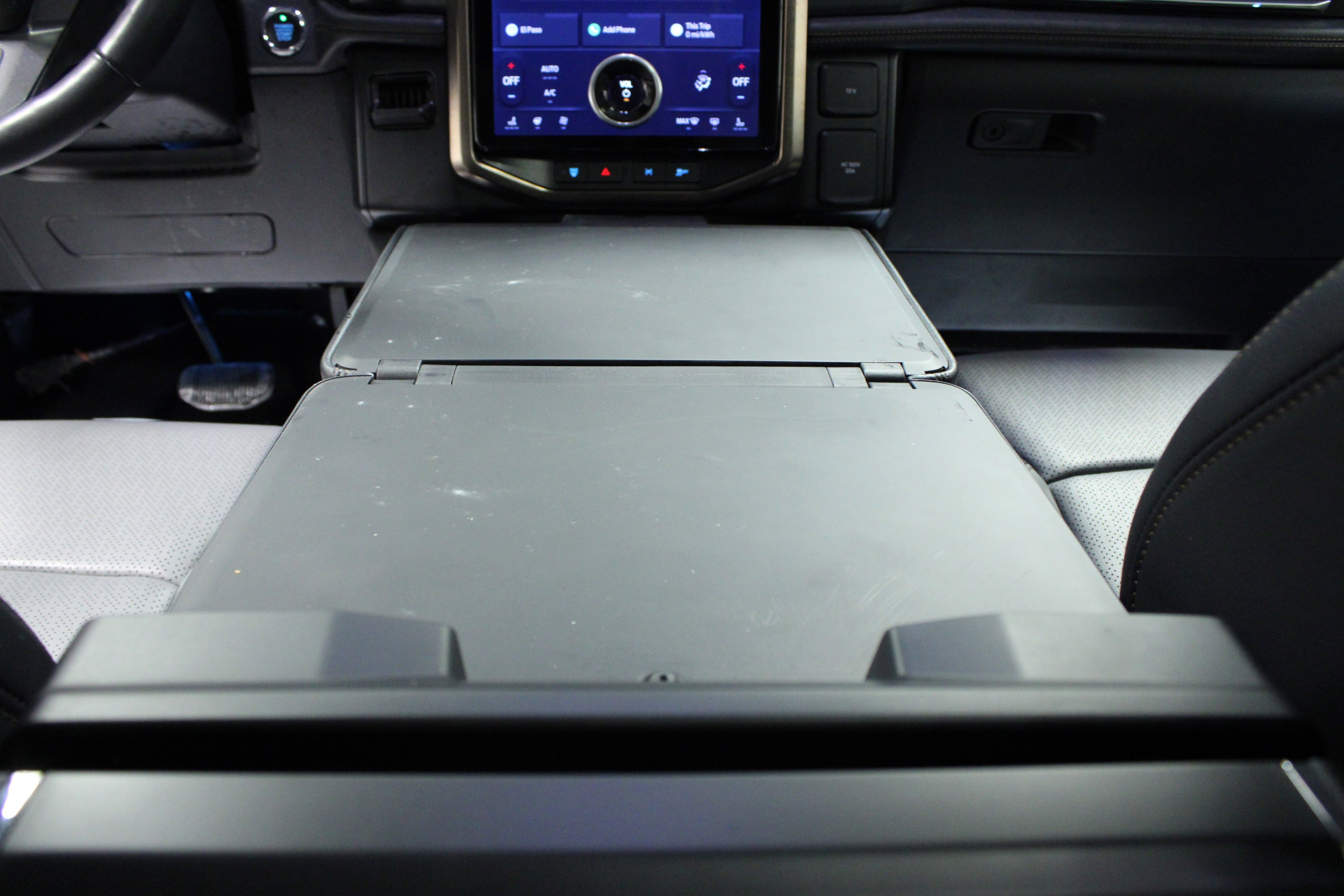 Used 2024 Ford F150 Lightning Lariat image 20