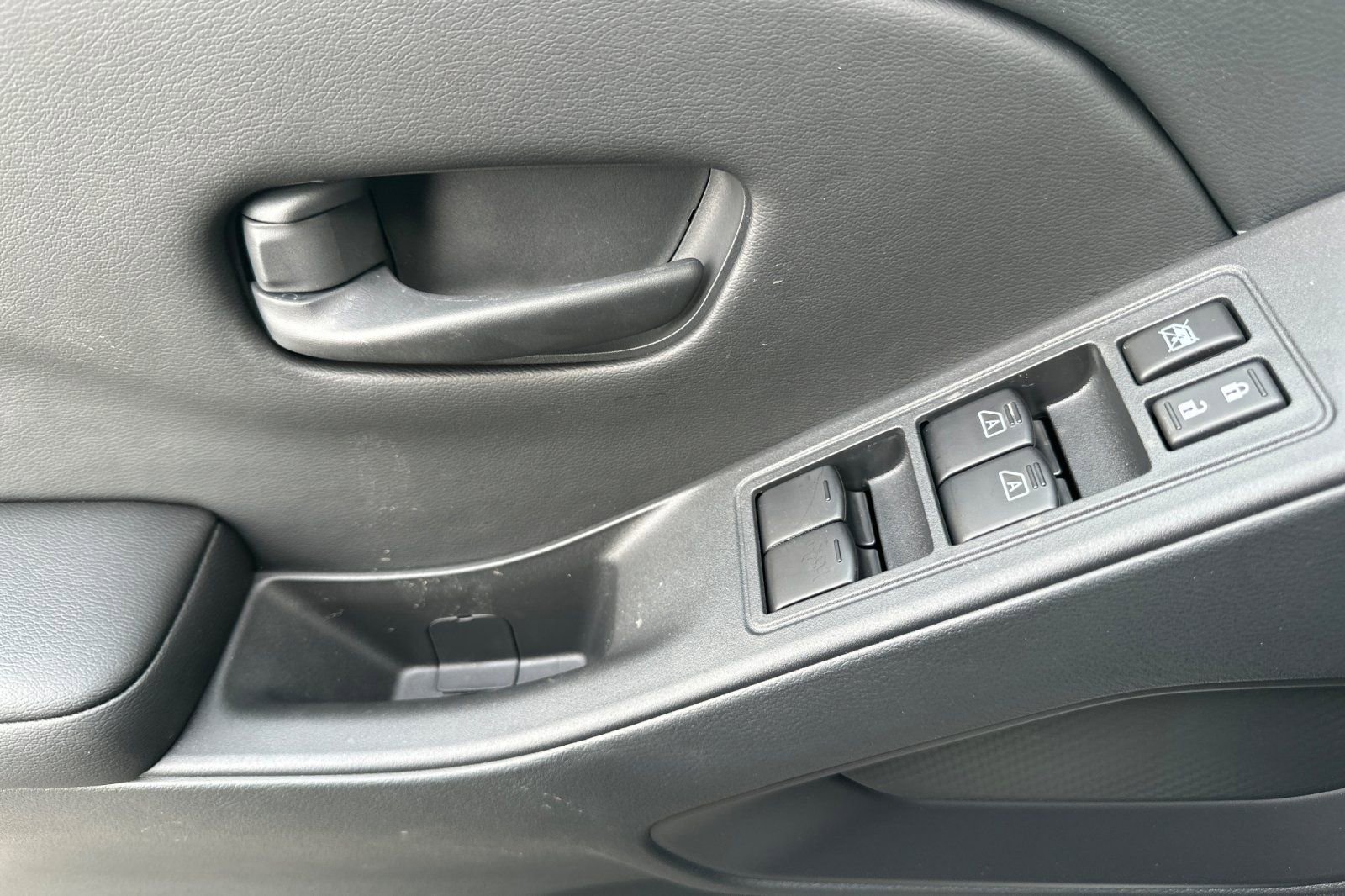 New 2026 Nissan Frontier S image 8