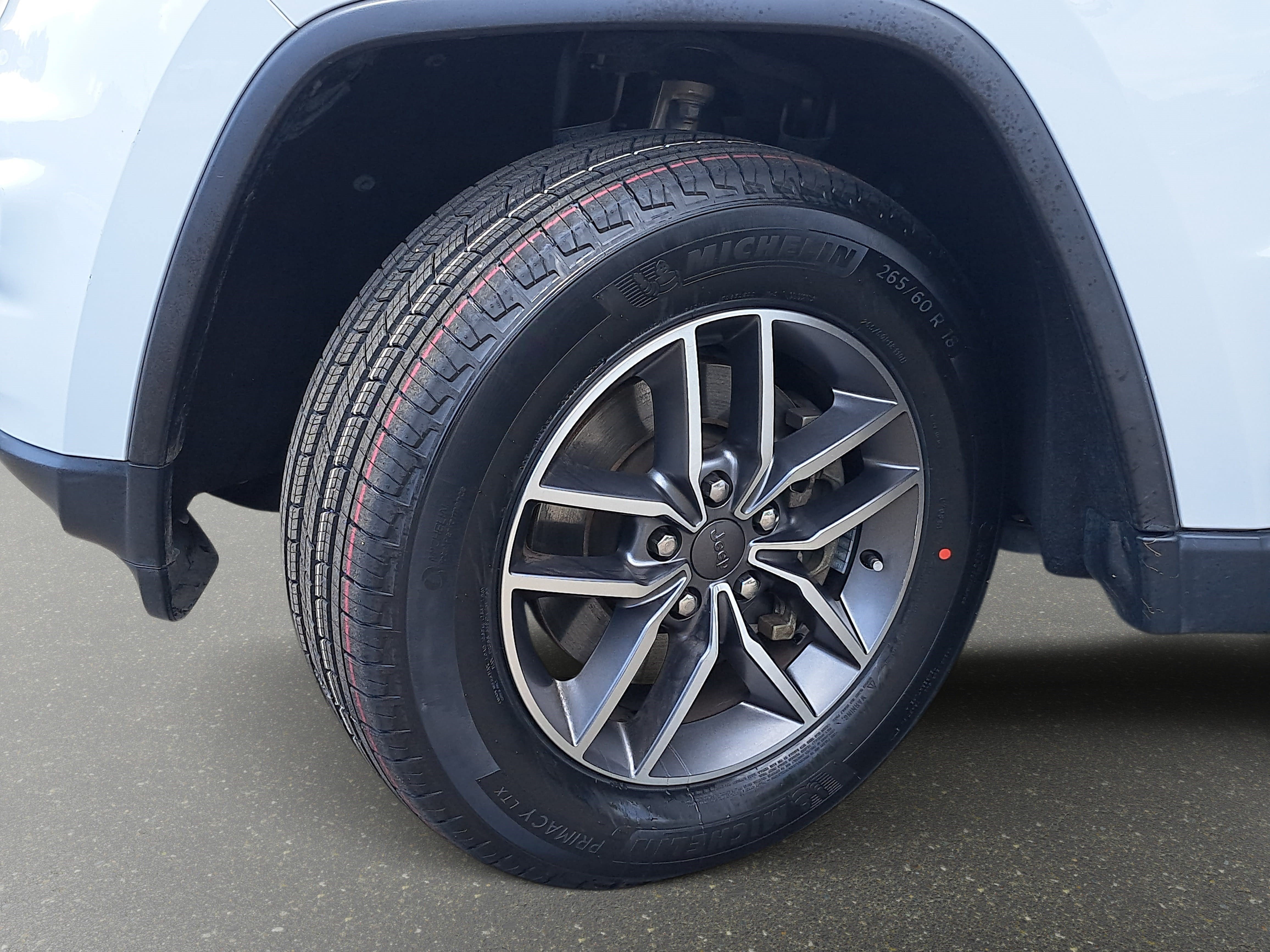 Used 2022 Jeep Grand Cherokee Limited AWD/4WD image 32