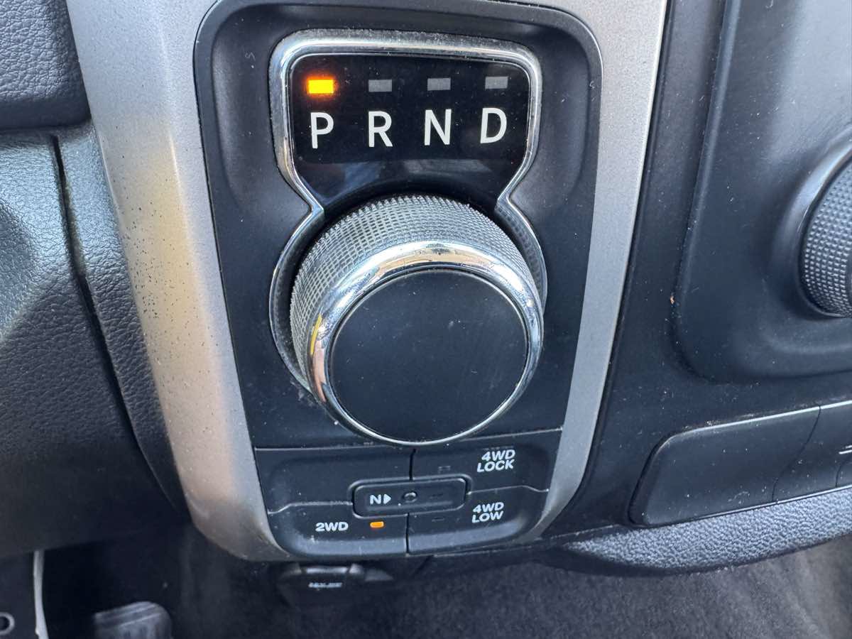 Used 2017 RAM 1500 Classic SLT AWD/4WD image 28