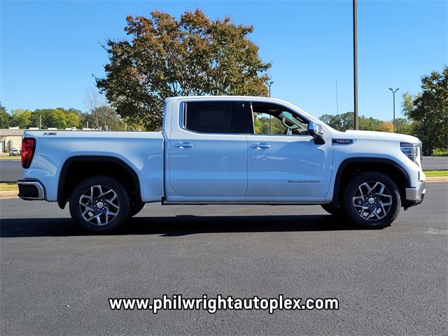 New 2026 GMC Sierra 1500 SLT image 2