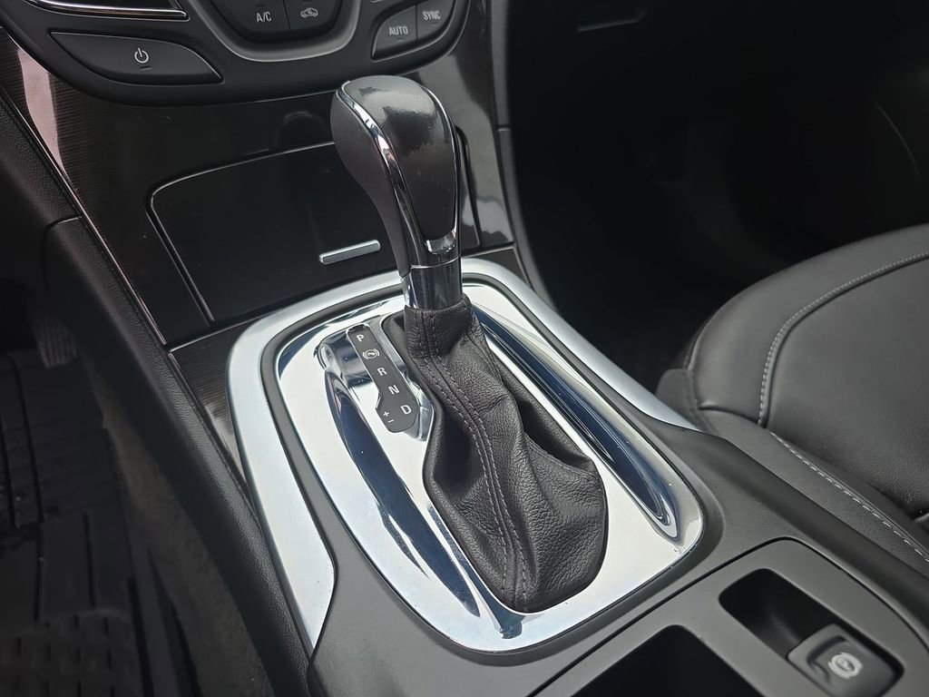 Certified 2017 Buick Regal Sport Touring image 16