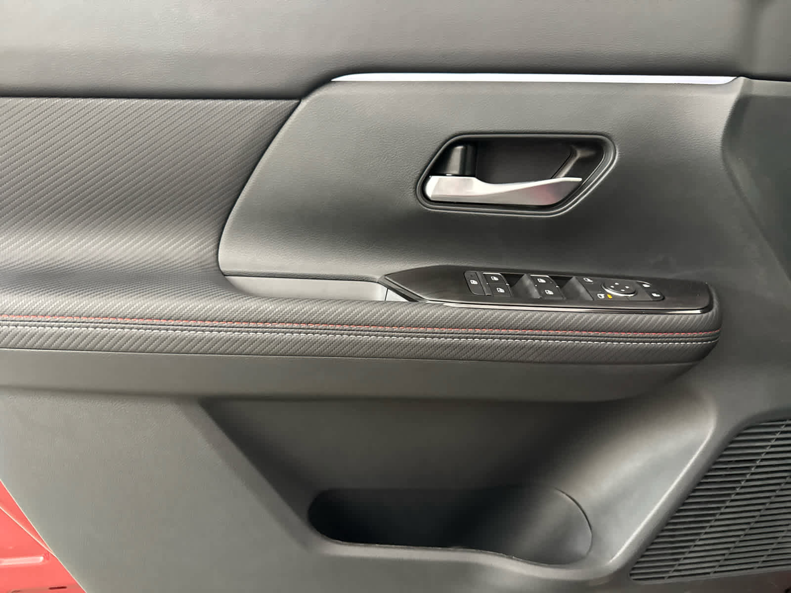 New 2026 Nissan Kicks SR image 14