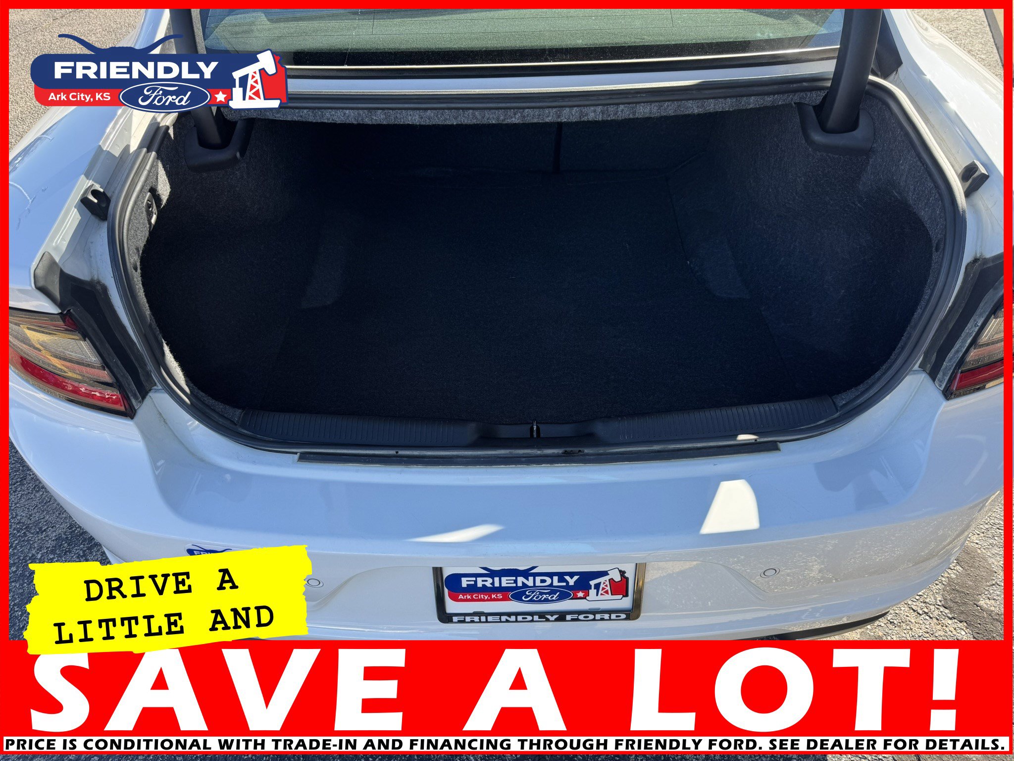 Used 2023 Dodge Charger SXT image 5