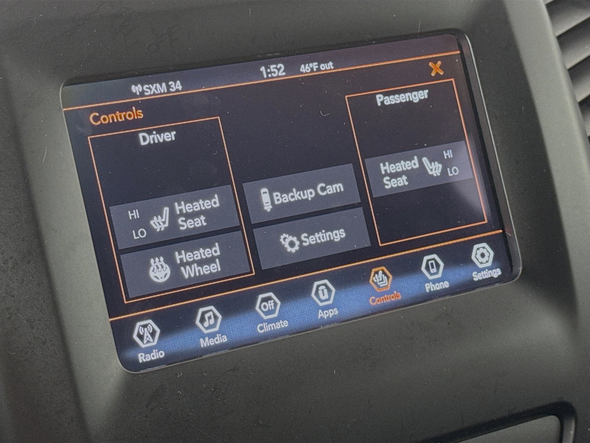 Used 2019 Jeep Cherokee Latitude w/ Cold Weather Group image 19