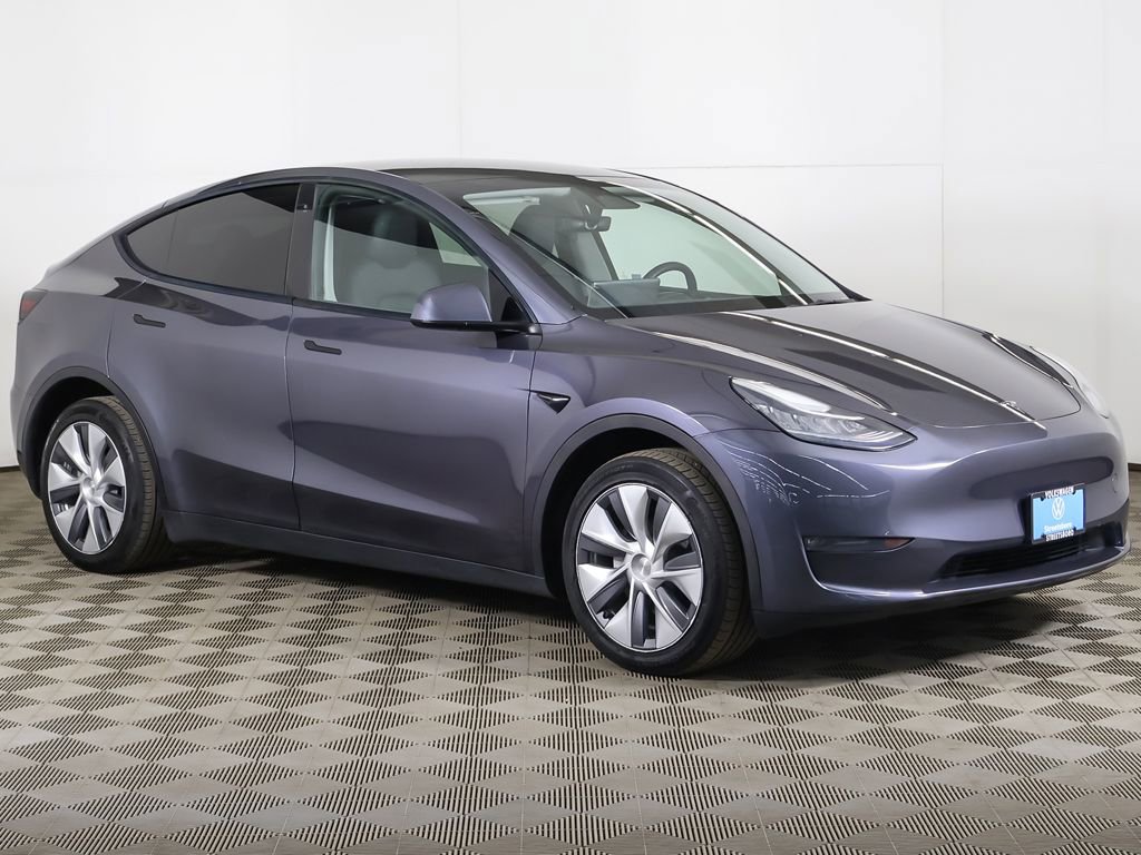 Used 2023 Tesla Model Y Long Range image 2