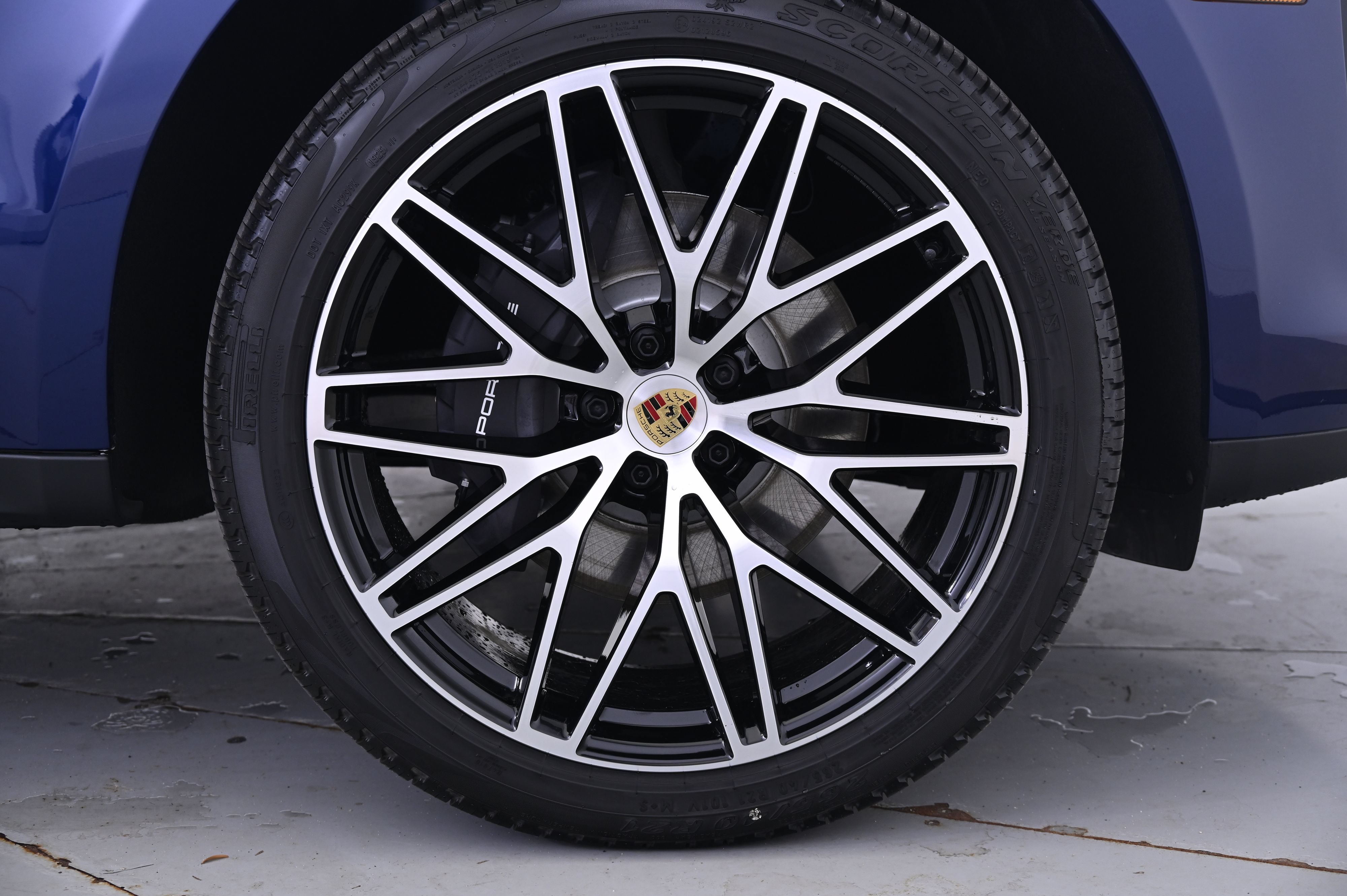 Certified 2026 Porsche Macan AWD/4WD image 14