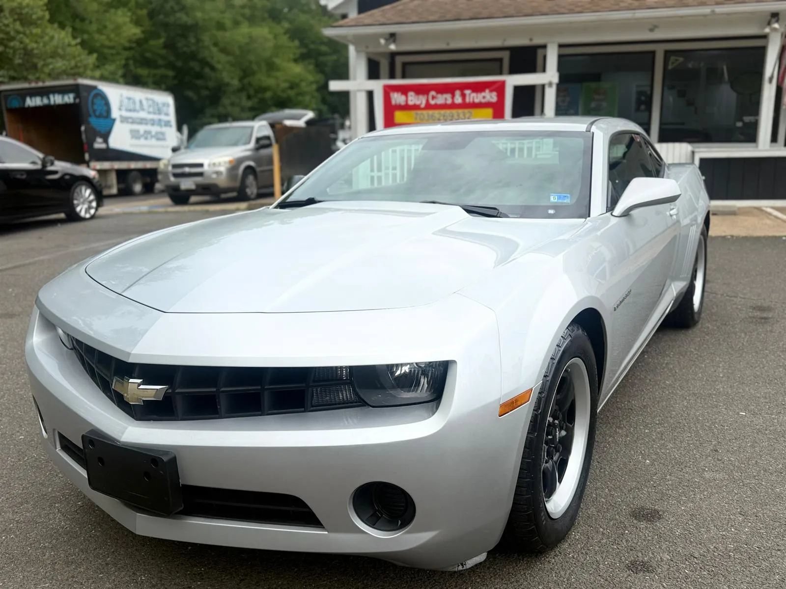 Used 2011 Chevrolet Camaro LS RWD image 3