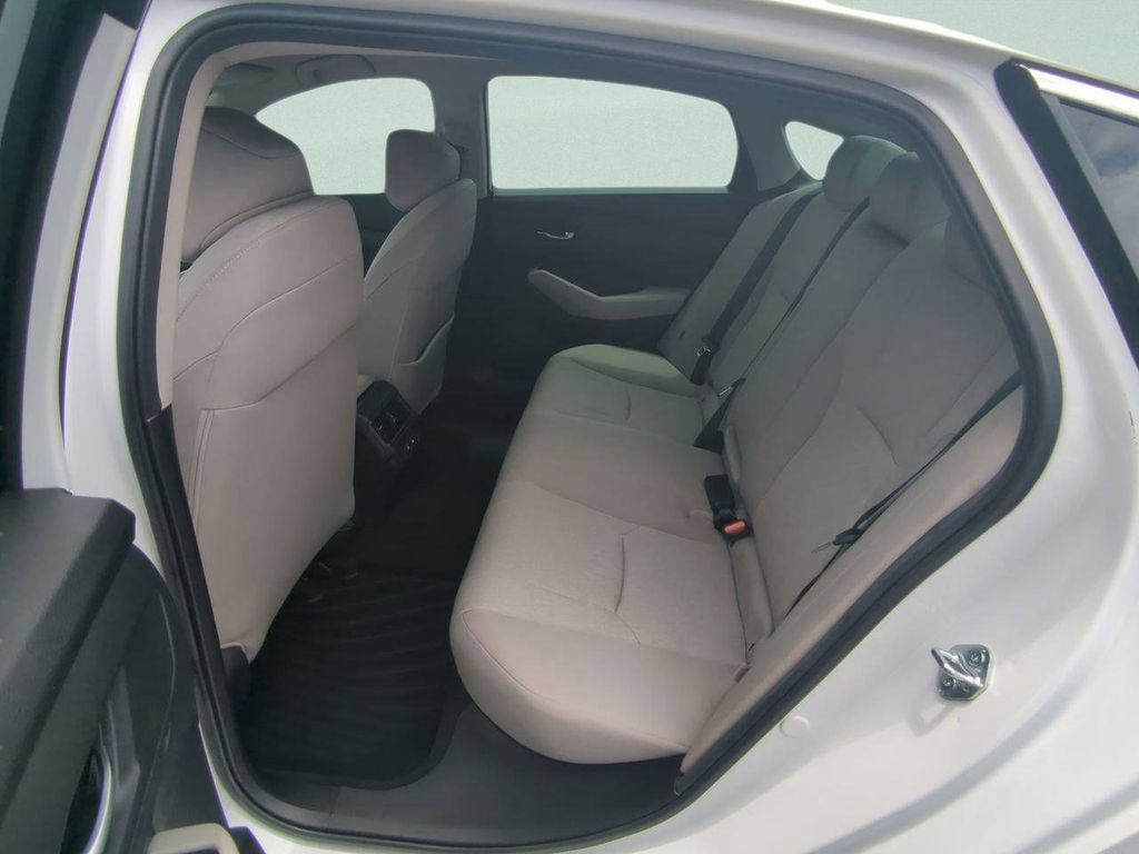 Certified 2025 Honda Accord LX image 11