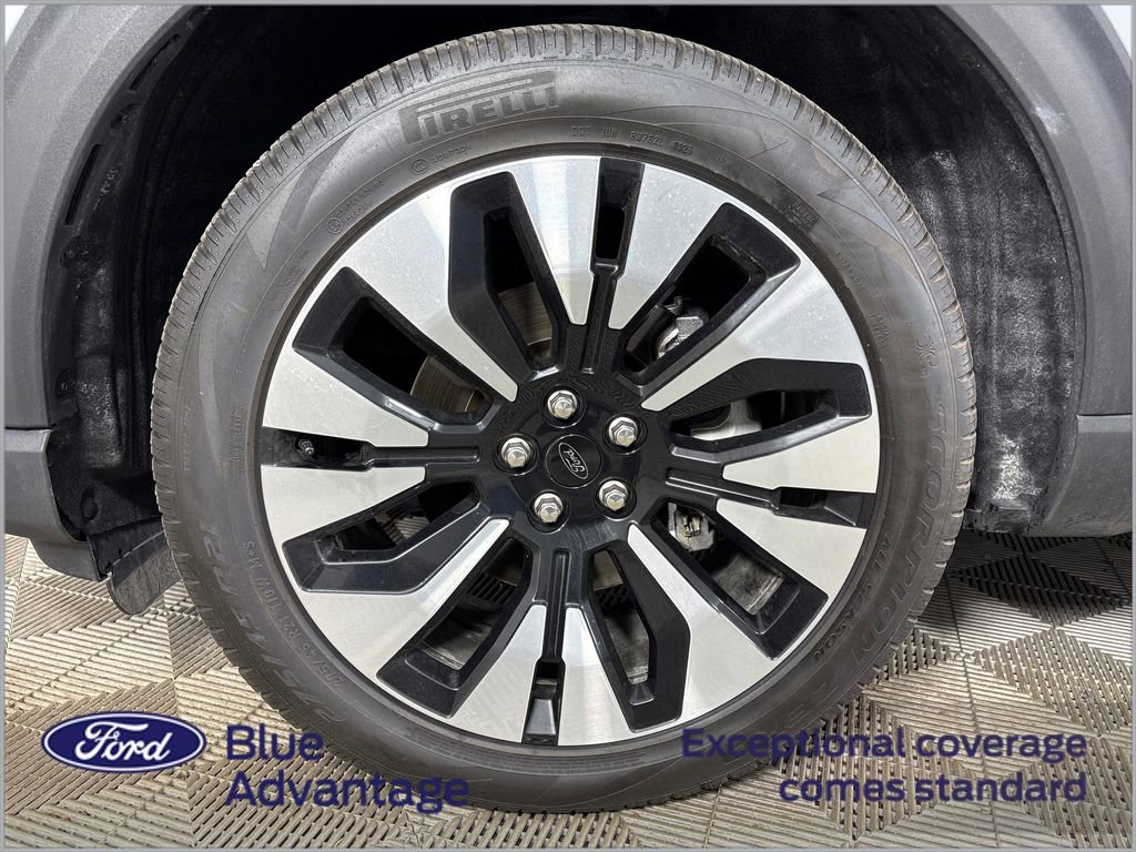 Certified 2025 Ford Explorer Platinum w/ LUX Leather Package AWD/4WD image 13