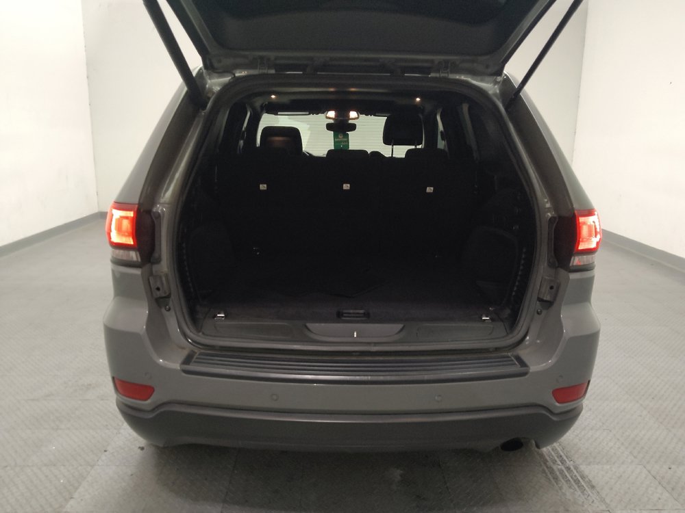 Used 2020 Jeep Grand Cherokee Laredo RWD image 29