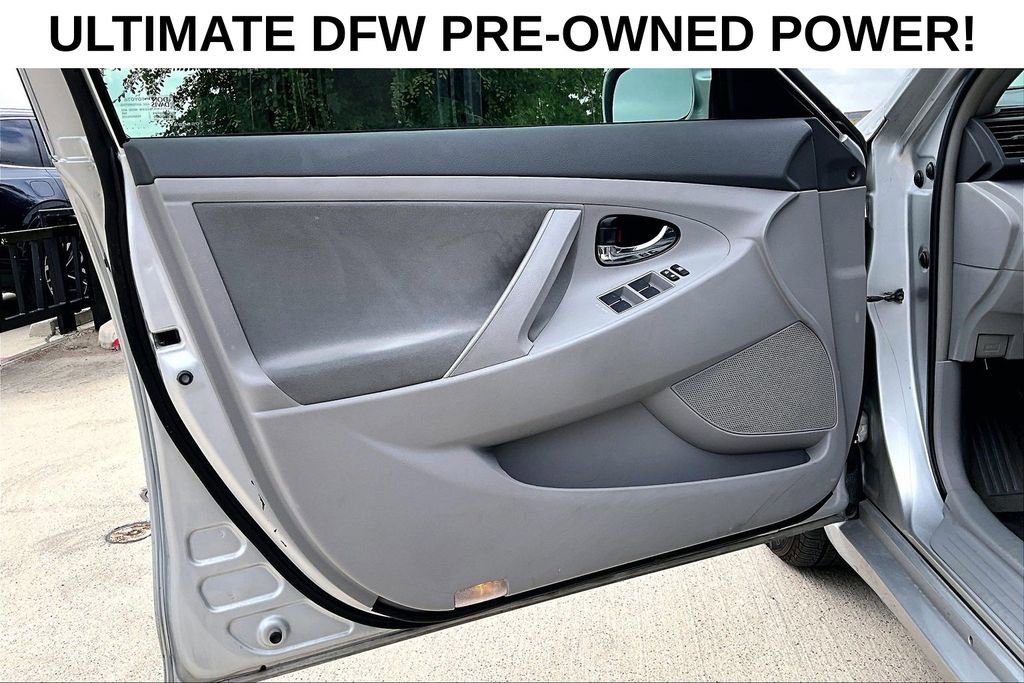 Used 2010 Toyota Camry LE FWD image 20