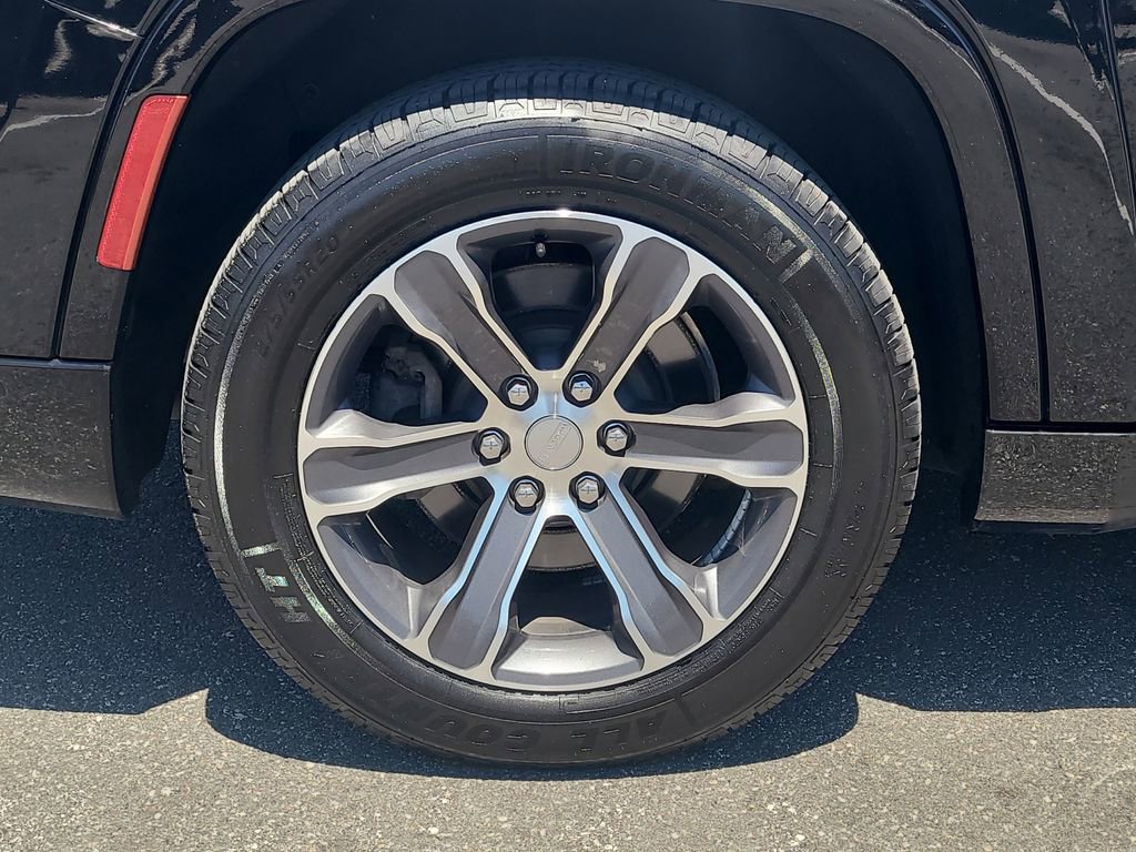 Used 2024 Jeep Grand Wagoneer L 4WD image 5