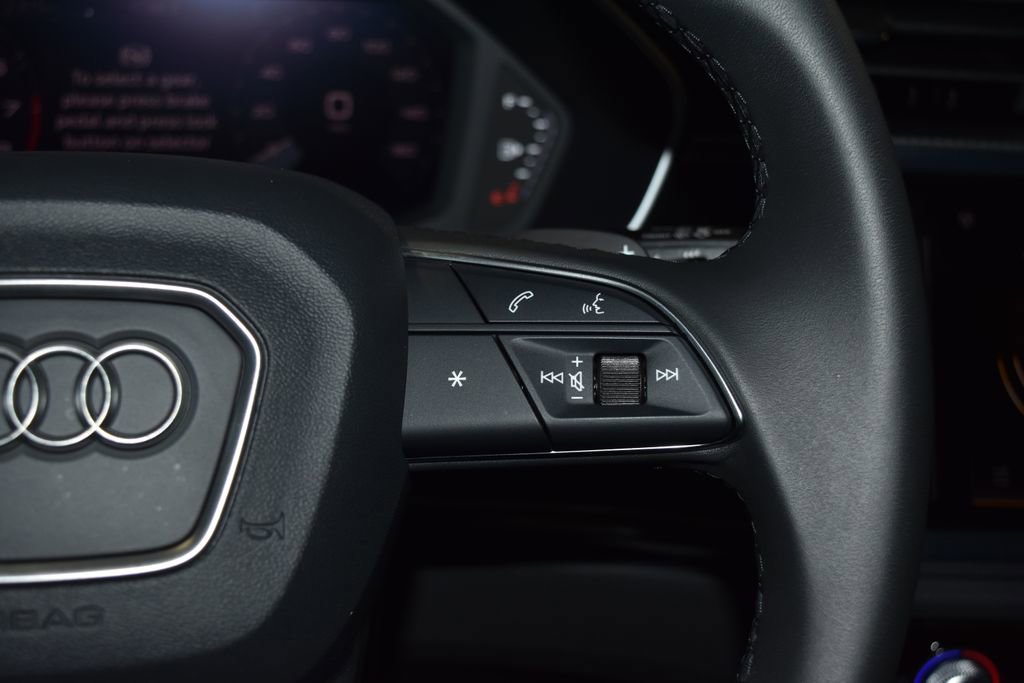 Certified 2025 Audi Q3 2.0T Premium w/ Convenience Package image 9