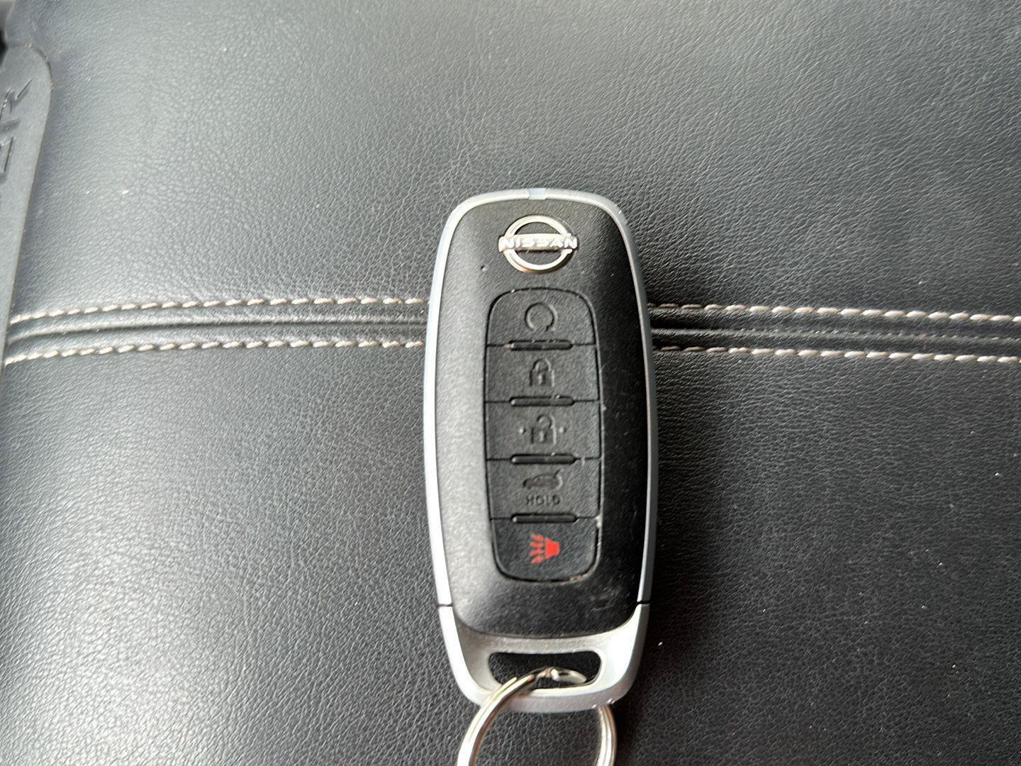 Used 2025 Nissan Pathfinder SV AWD/4WD image 34
