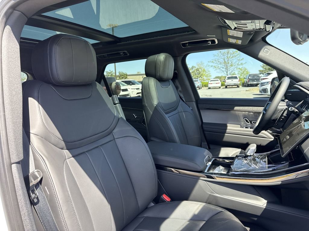 New 2025 Land Rover Range Rover Sport Dynamic SE AWD/4WD image 17