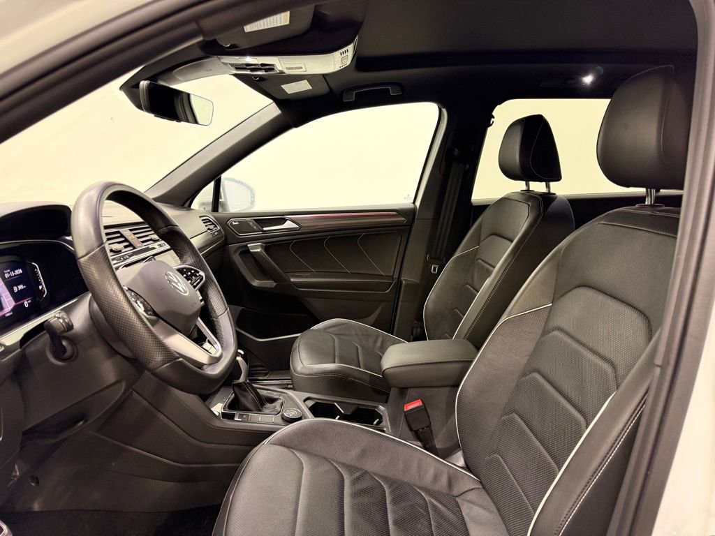 Used 2024 Volkswagen Tiguan SEL R-Line image 12
