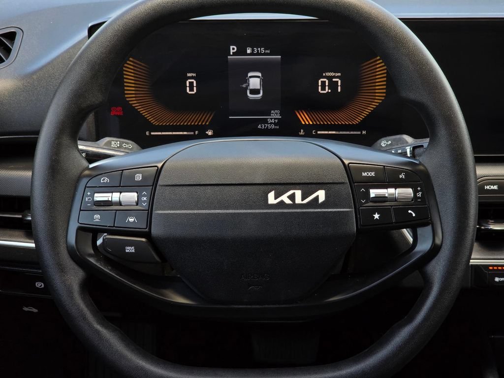 Used 2025 Kia K4 FWD image 13