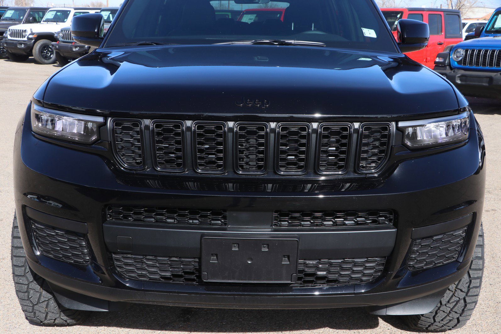 New 2025 Jeep Grand Cherokee L Laredo AWD/4WD image 2